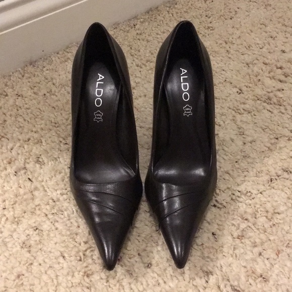 Aldo Pointy Toe Heels - Picture 2 of 5